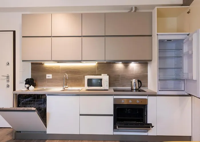 West - Modern And Comfortable Apartment *