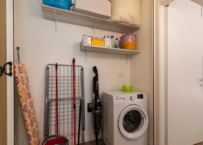West - Modern And Comfortable Apartment Mailand
