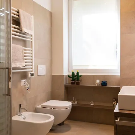 West - Modern And Comfortable Апартаменты *